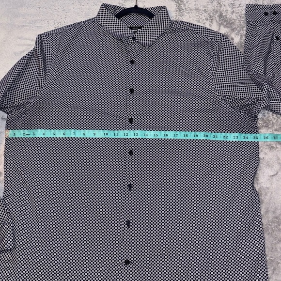 Express Black and White Geometric Shirt(0047) - Picture 2 of 10